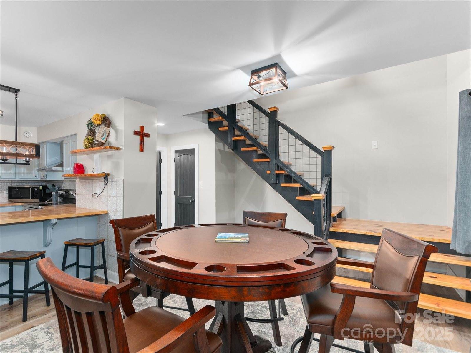 306 Mashstomp Road, Maggie Valley, NC 28751