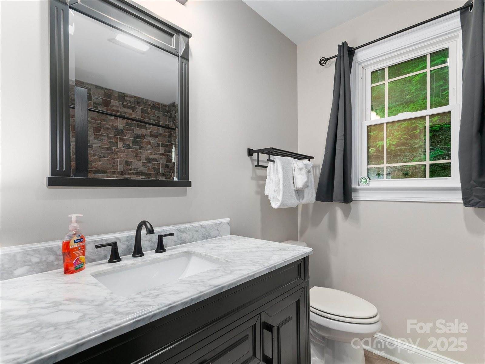 306 Mashstomp Road, Maggie Valley, NC 28751