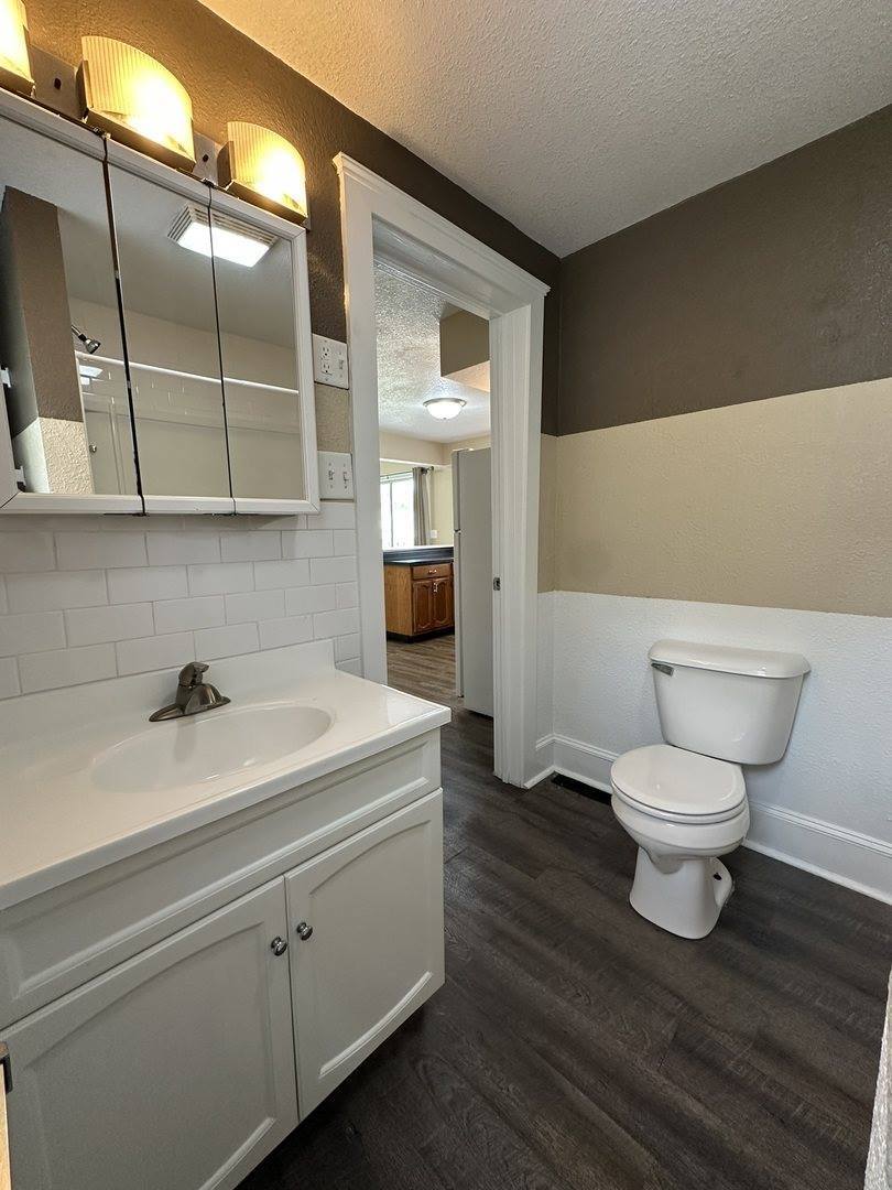 1109 South Locust Avenue, Freeport, IL 61032