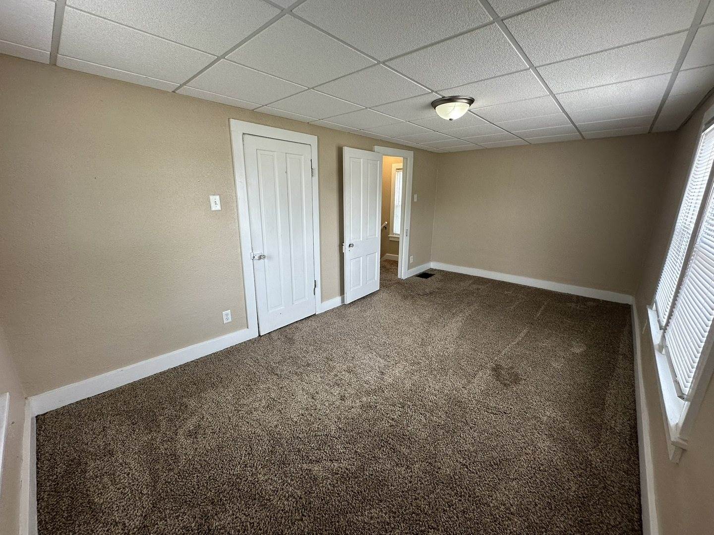 1109 South Locust Avenue, Freeport, IL 61032