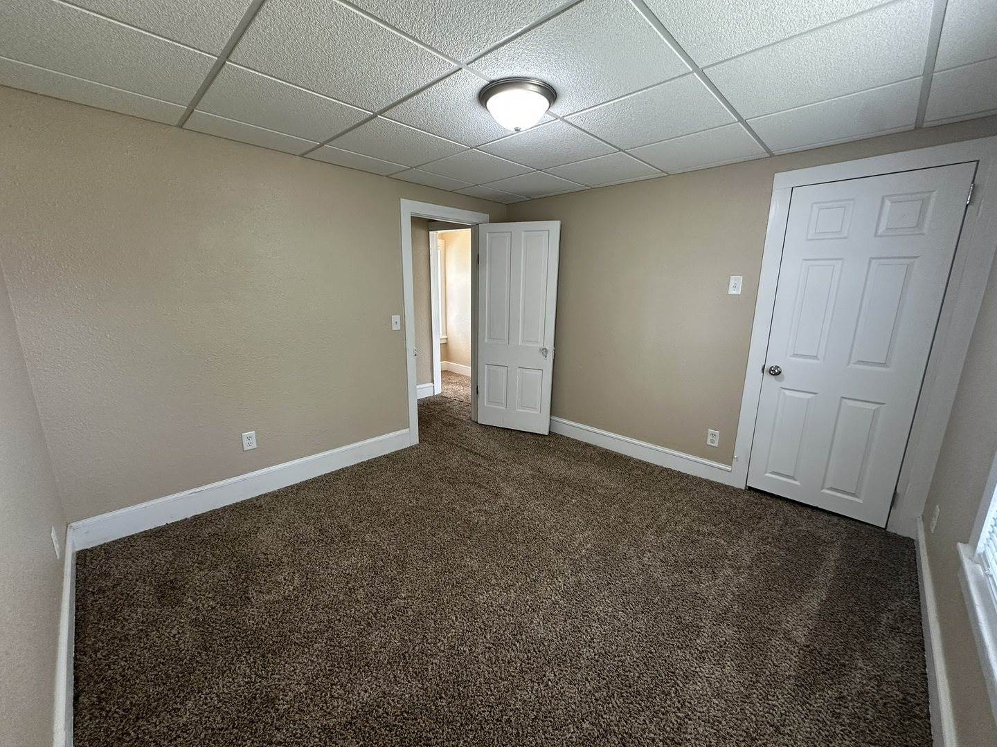 1109 South Locust Avenue, Freeport, IL 61032