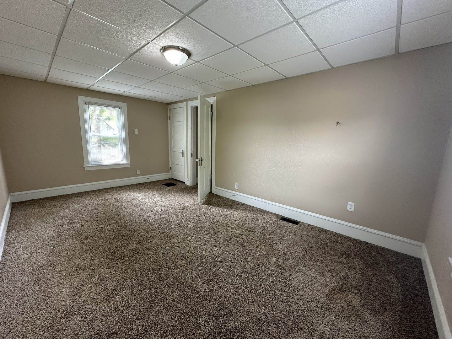 1109 South Locust Avenue, Freeport, IL 61032