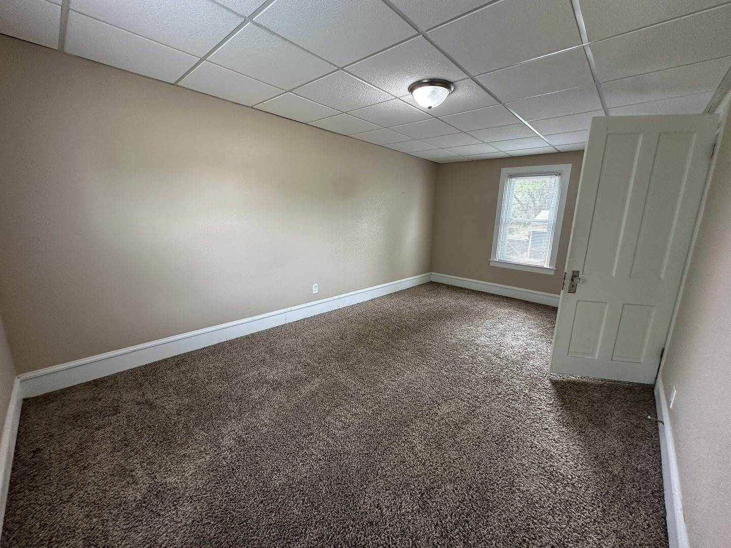 1109 South Locust Avenue, Freeport, IL 61032