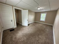 1109 South Locust Avenue, Freeport, IL 61032