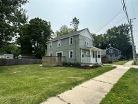 1109 South Locust Avenue, Freeport, IL 61032