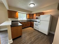 1109 South Locust Avenue, Freeport, IL 61032