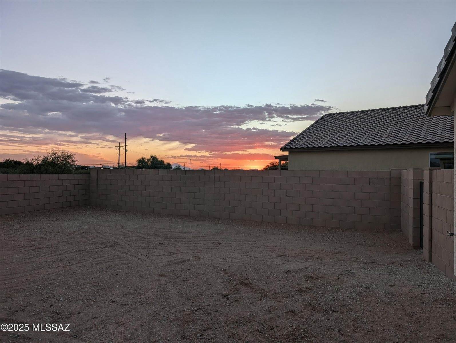 6575 West Camino Pizarro, Tucson, AZ 85757