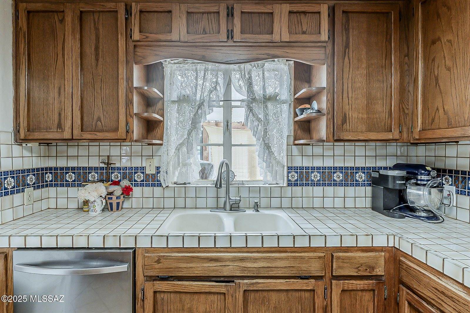 2810 East Malvern Street, Tucson, AZ 85716