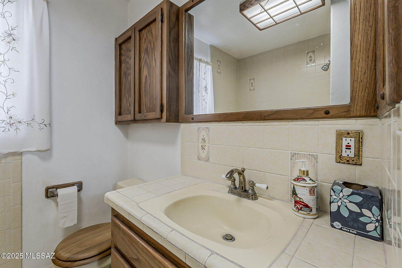 2810 East Malvern Street, Tucson, AZ 85716