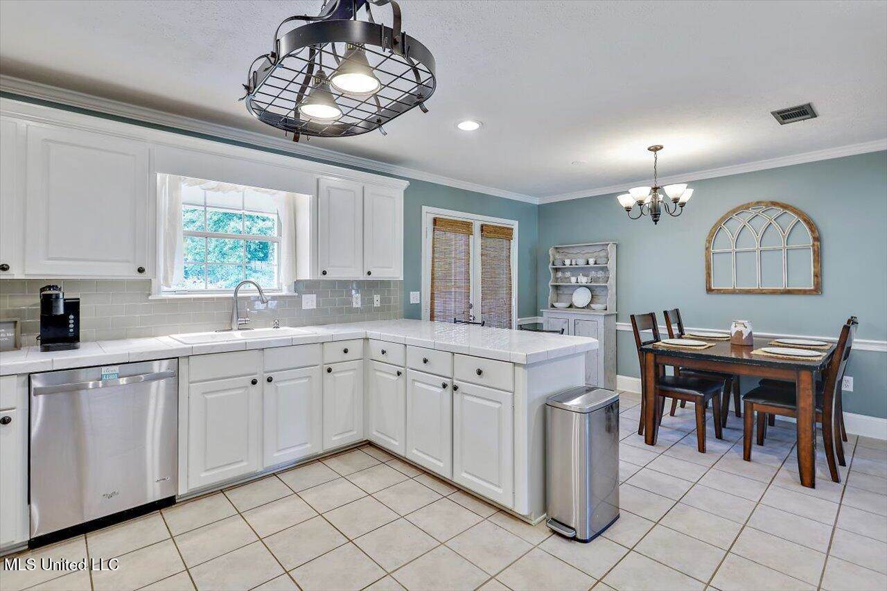 2004 South Cobblestone Cove, Brandon, MS 39042