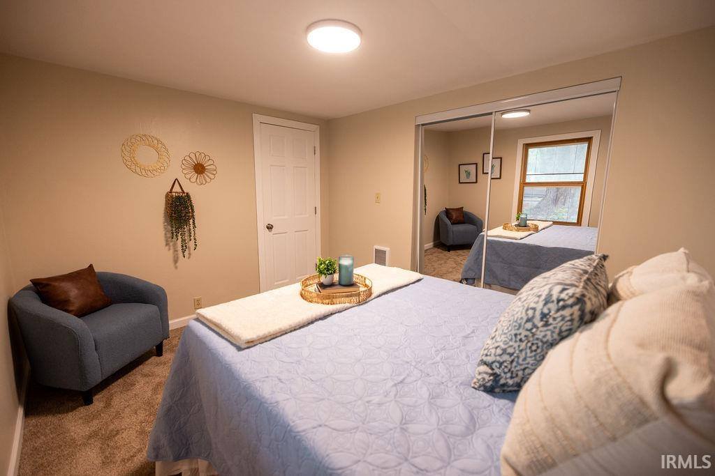 1612 S Lindell Drive, Yorktown, IN 47396