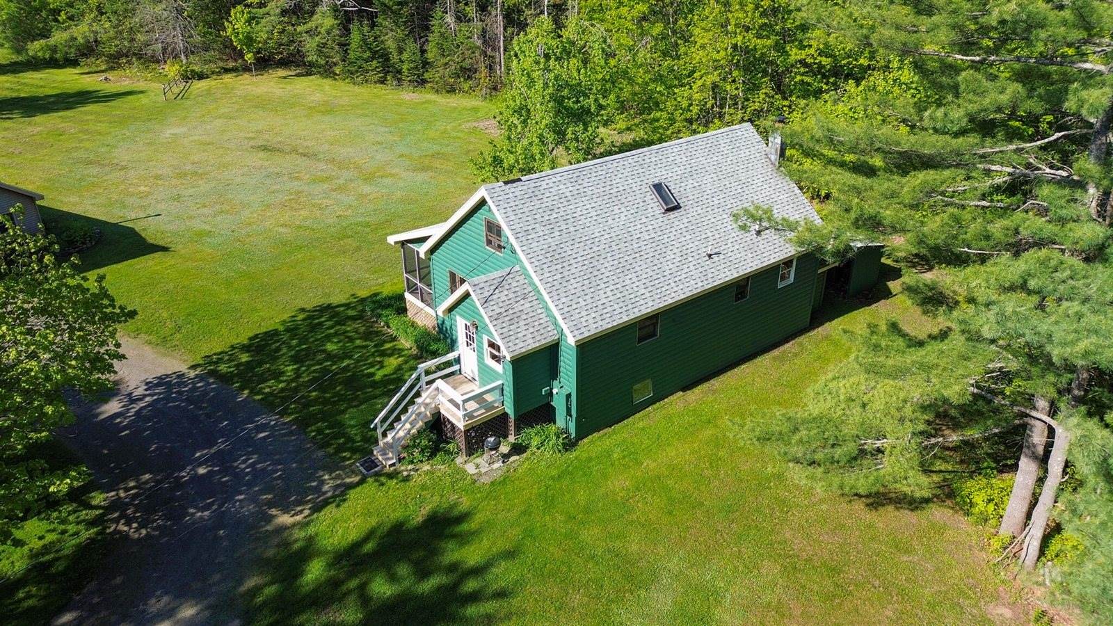 189 Stetson Road East, Levant, ME 04456