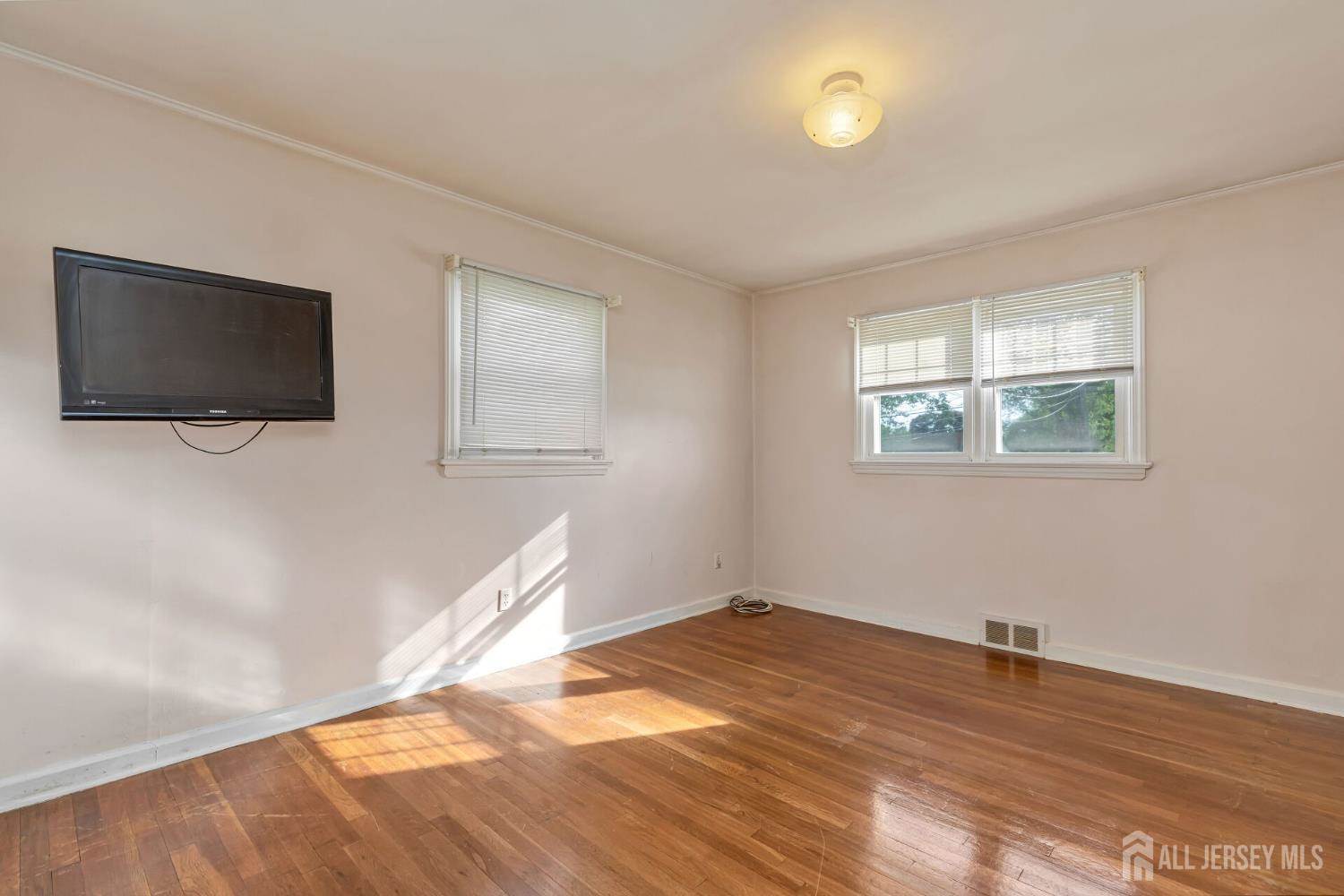 2347 Linden Avenue, South Plainfield, NJ 07080