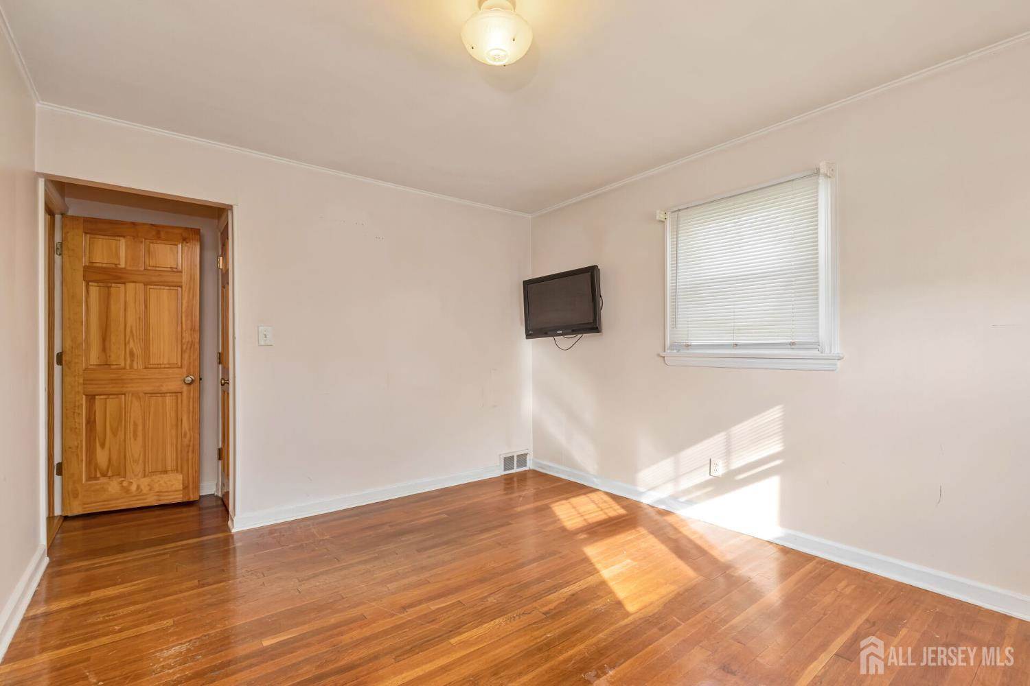 2347 Linden Avenue, South Plainfield, NJ 07080