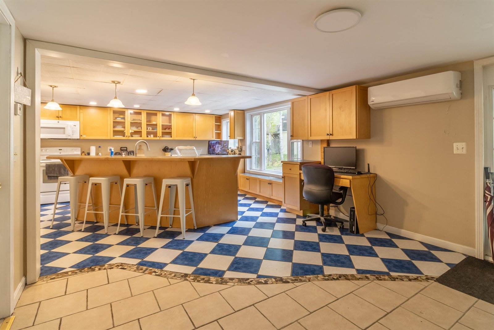 2881, 2893 Ohio Street, Glenburn, ME 04401