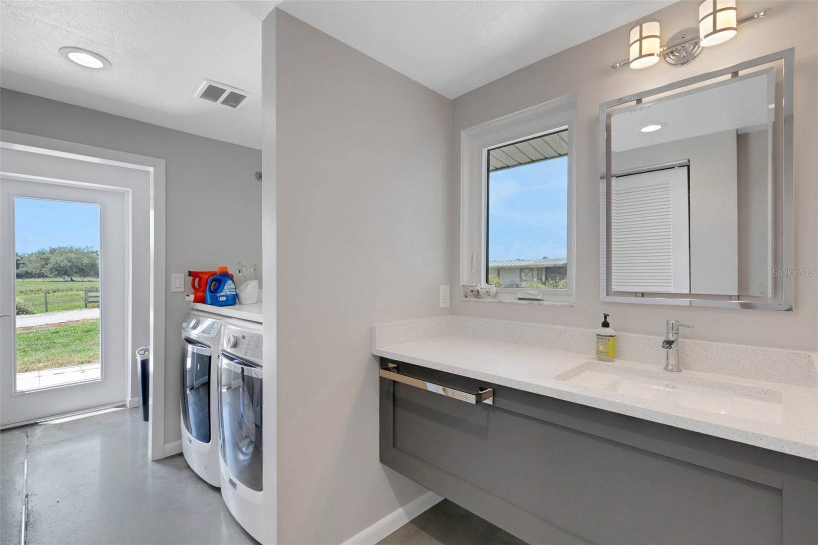 7160 Myakka Valley Trail, Sarasota, FL 34241