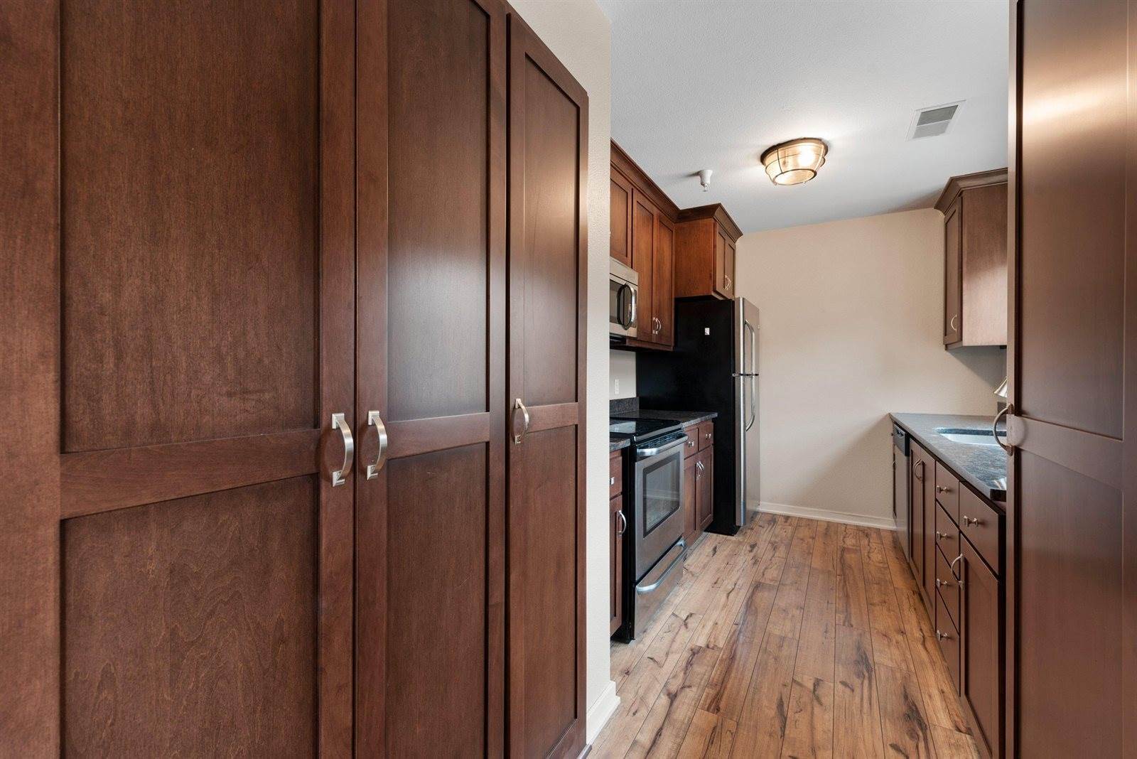 118 South Washington Street, Green Bay, WI 54301