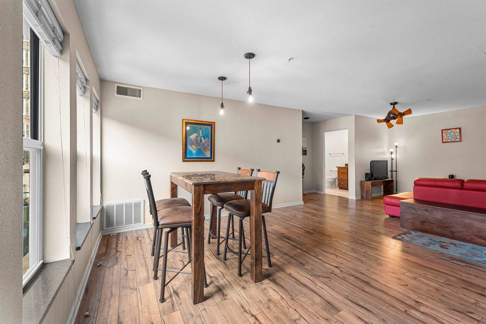 118 South Washington Street, Green Bay, WI 54301