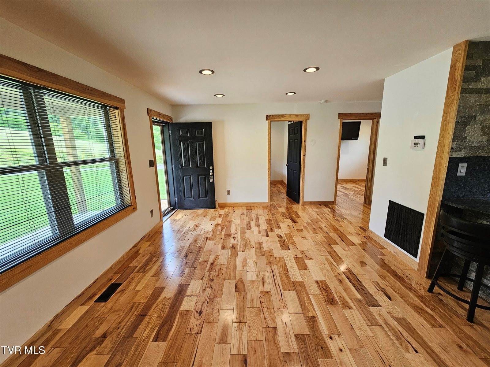 27337 Rich Valley Road, Abingdon, VA 24210