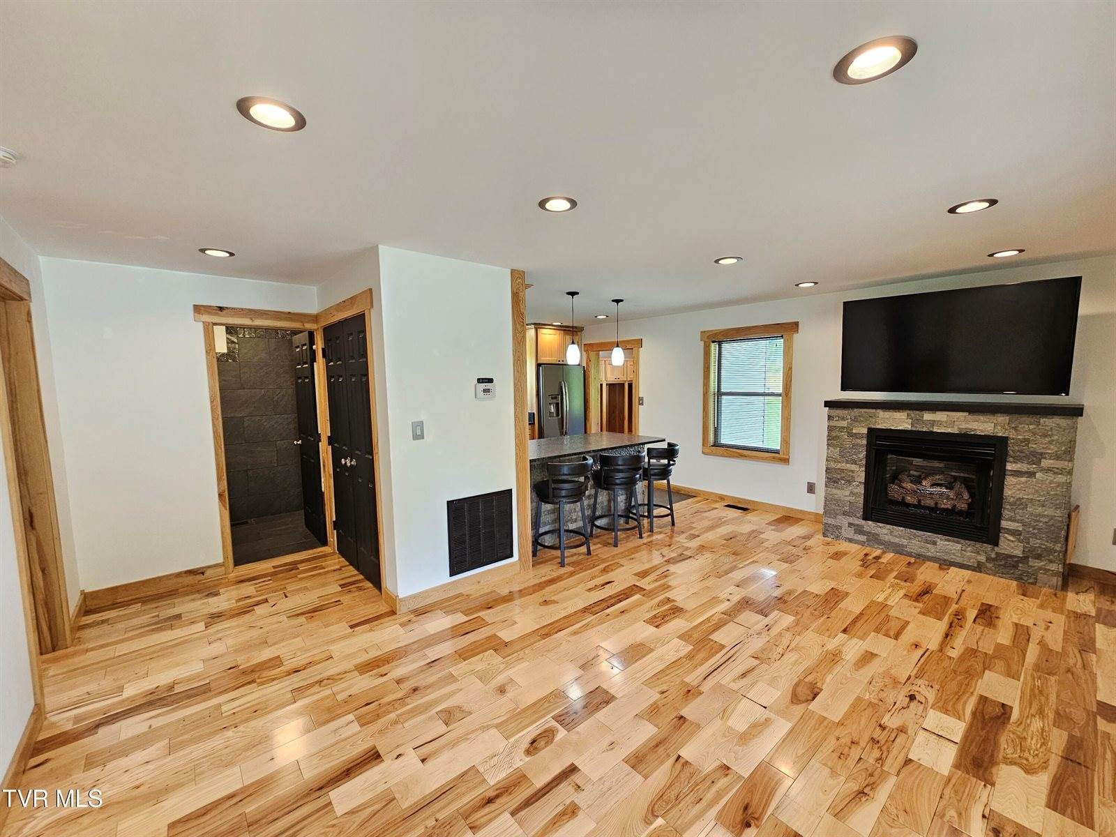 27337 Rich Valley Road, Abingdon, VA 24210