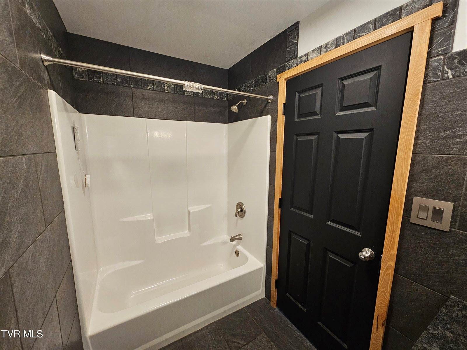 27337 Rich Valley Road, Abingdon, VA 24210