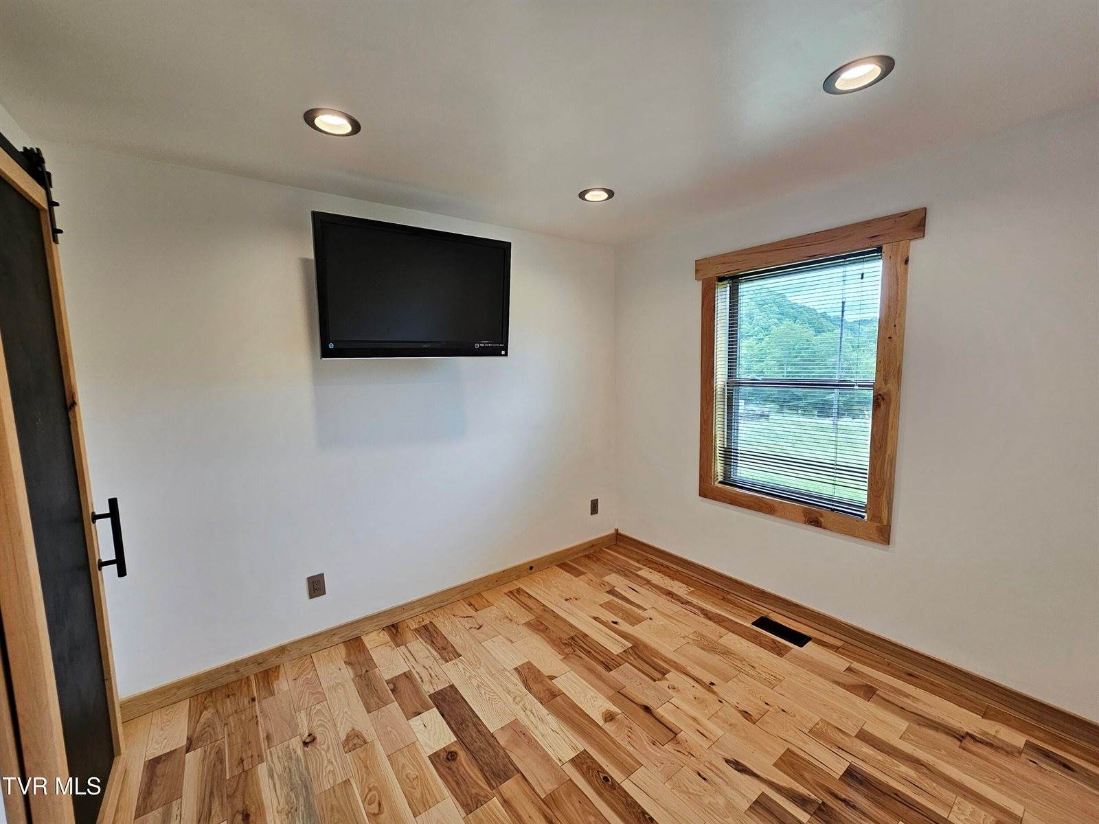 27337 Rich Valley Road, Abingdon, VA 24210