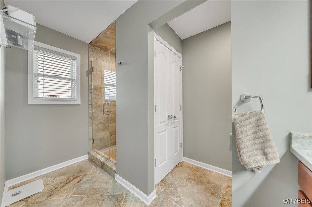 3906 Ontario Drive, Wheatfield, NY 14120