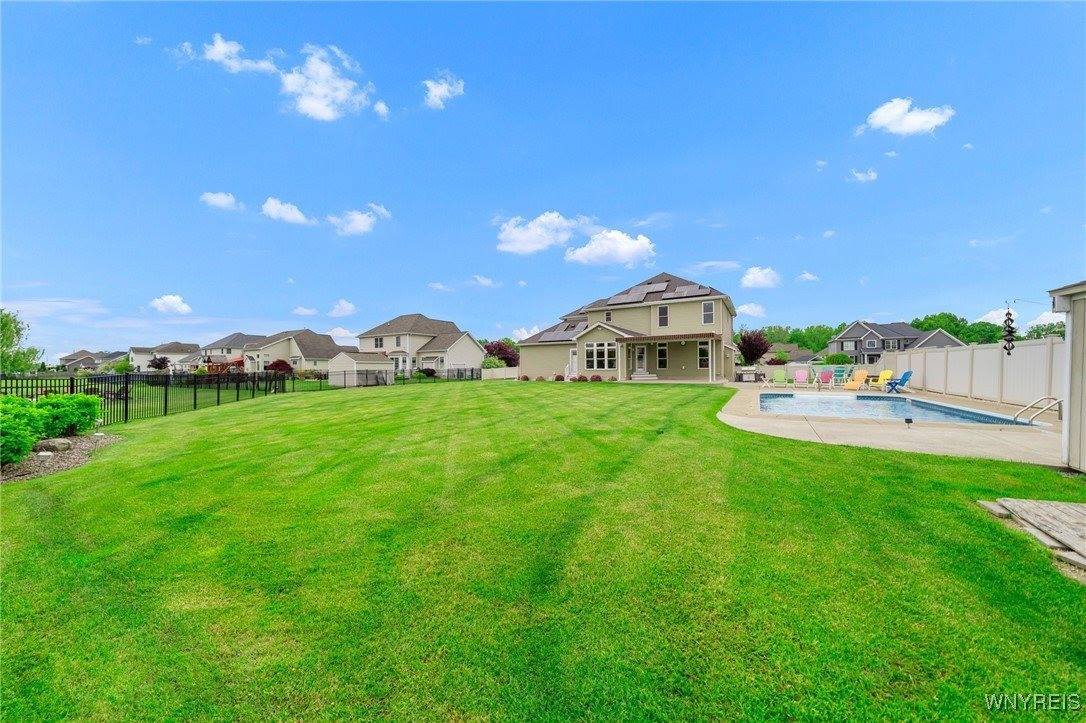 3906 Ontario Drive, Wheatfield, NY 14120