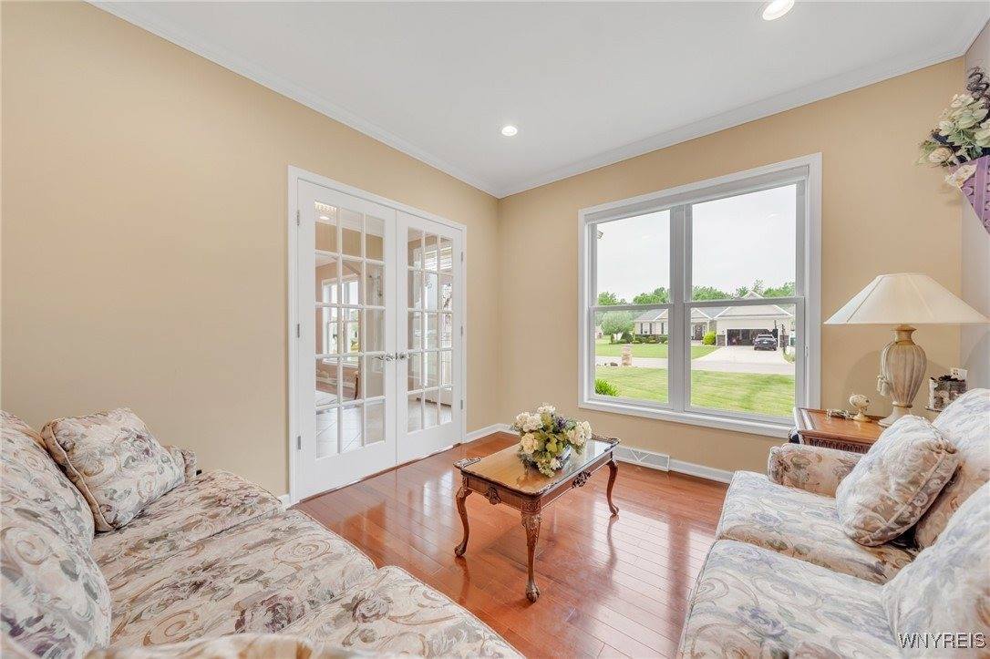 3906 Ontario Drive, Wheatfield, NY 14120