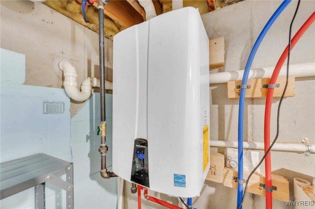 3906 Ontario Drive, Wheatfield, NY 14120