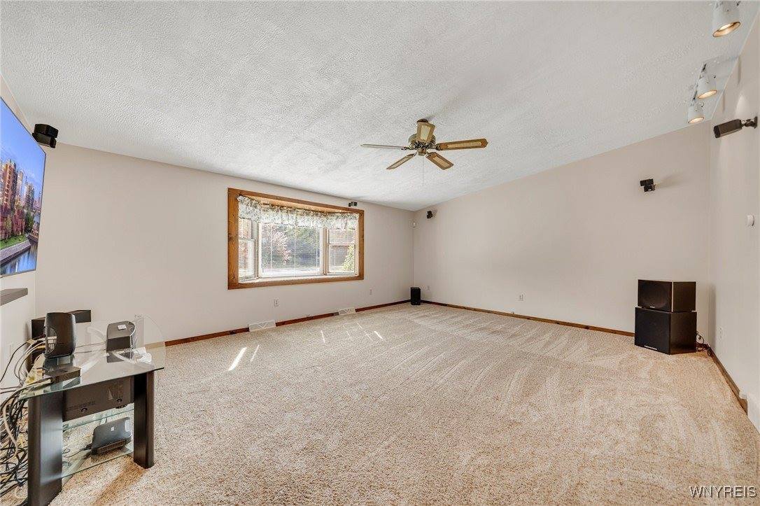 2350 Quaker Road, Hartland, NY 14067