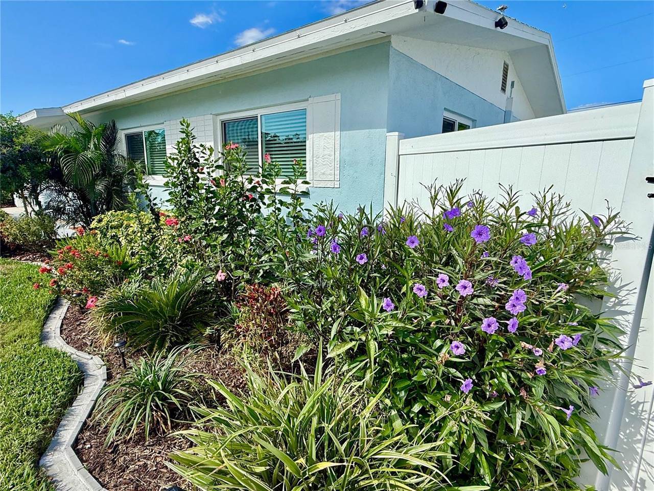 3701 Manatee Drive SE, Saint Petersburg, FL 33705