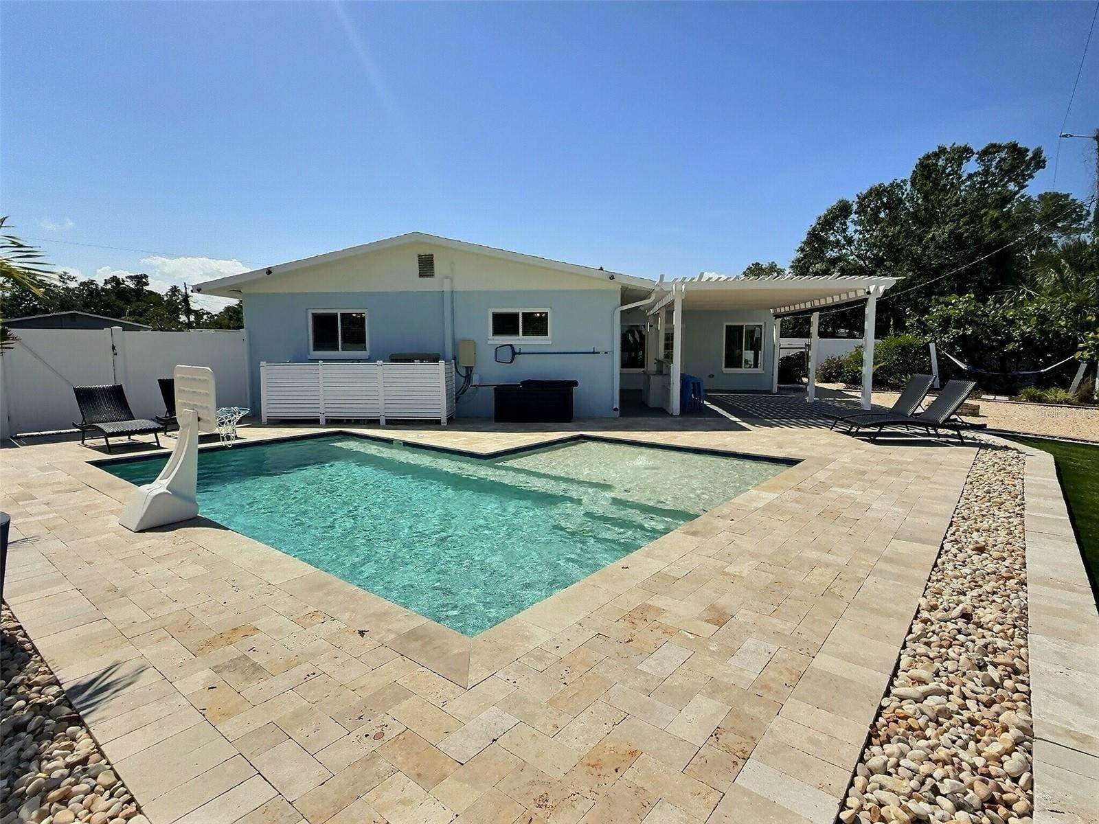 3701 Manatee Drive SE, Saint Petersburg, FL 33705