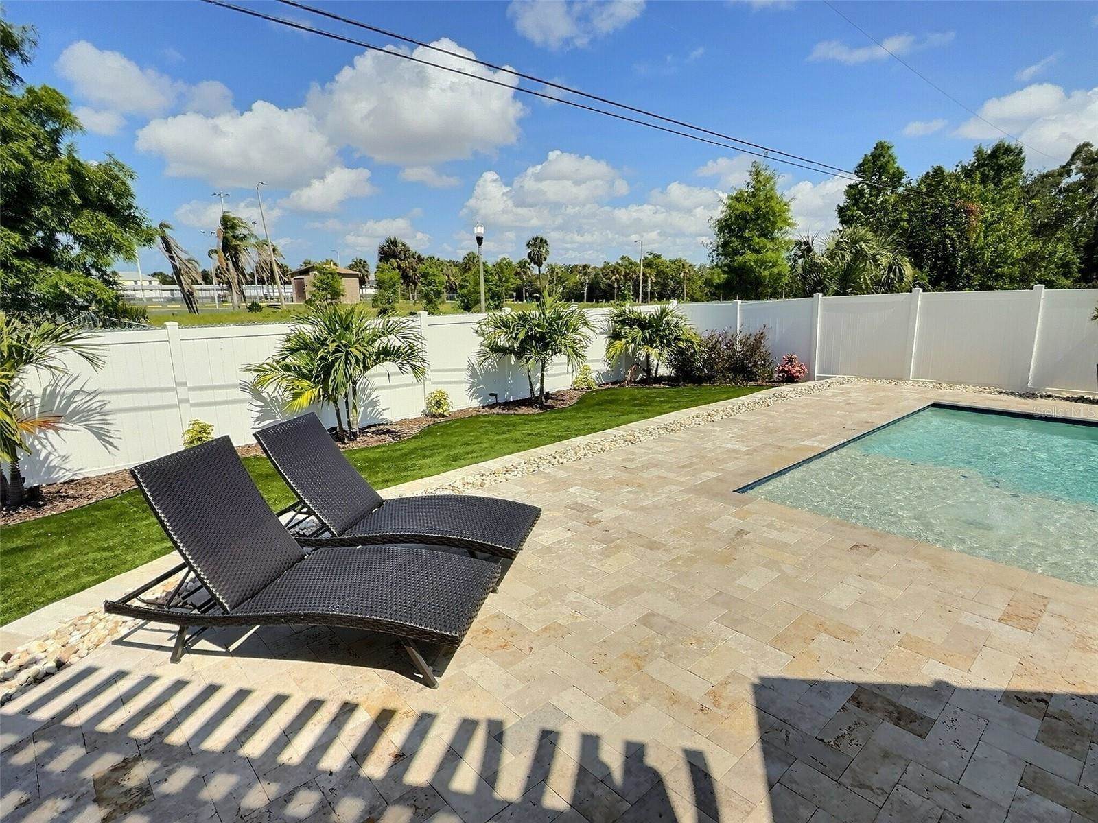 3701 Manatee Drive SE, Saint Petersburg, FL 33705