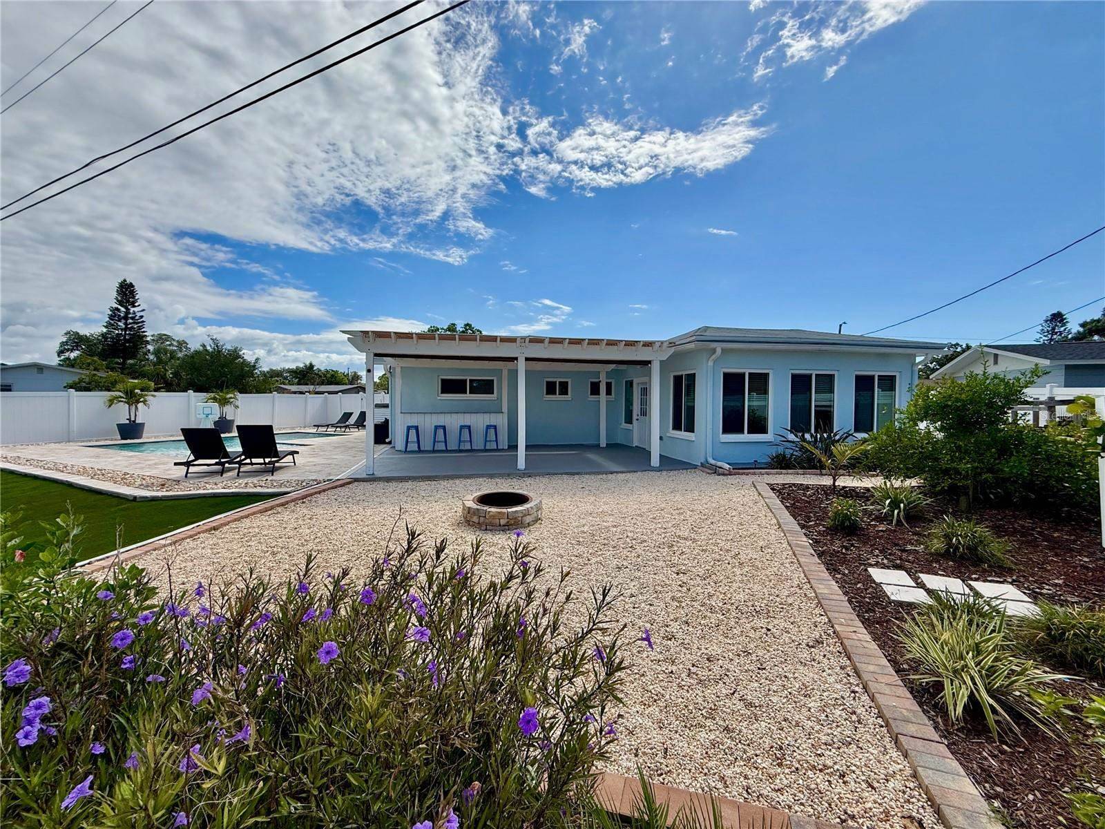 3701 Manatee Drive SE, Saint Petersburg, FL 33705