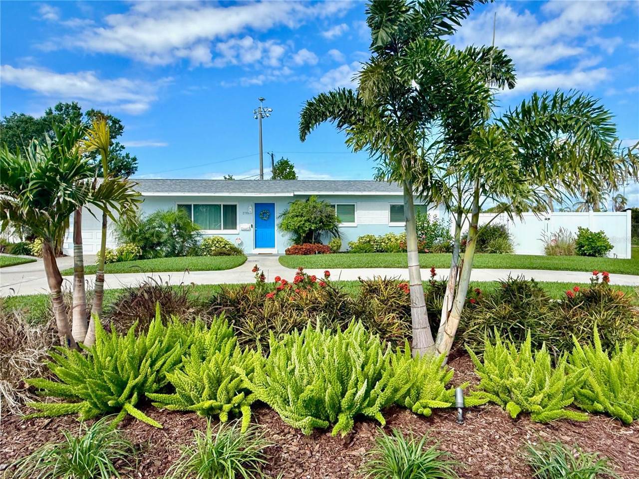 3701 Manatee Drive SE, Saint Petersburg, FL 33705