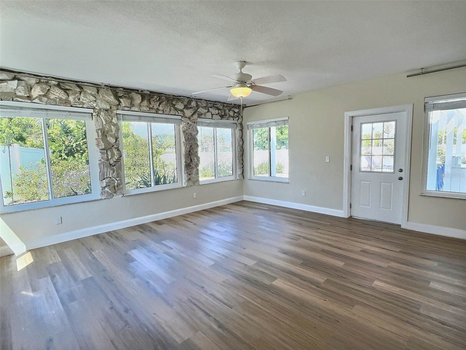 3701 Manatee Drive SE, Saint Petersburg, FL 33705