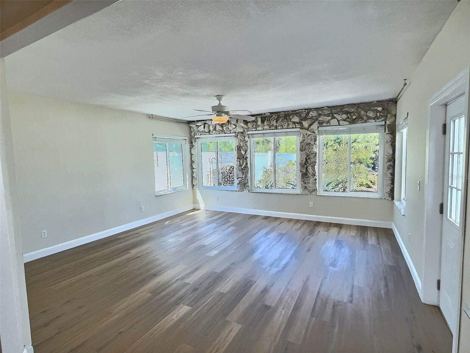 3701 Manatee Drive SE, Saint Petersburg, FL 33705