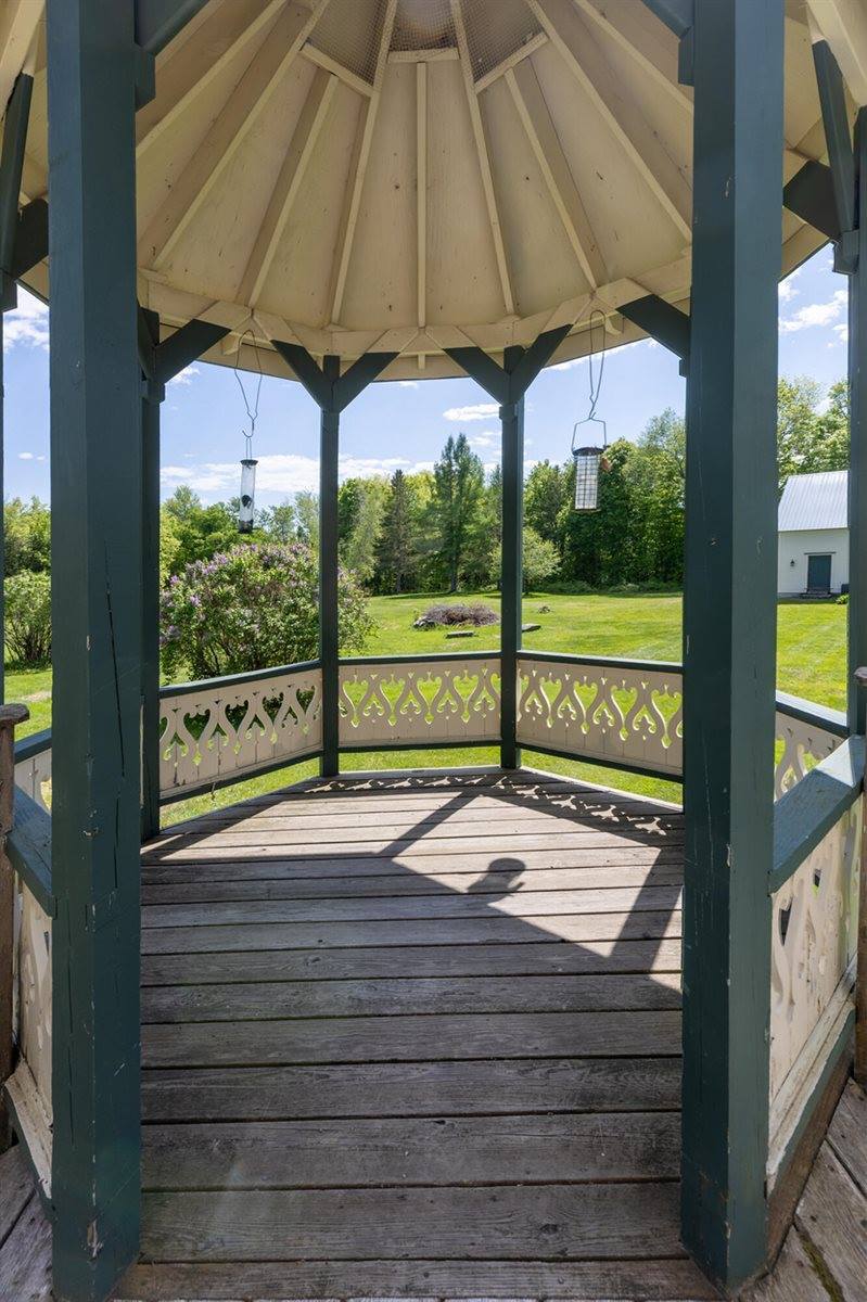 34 Mcphetres Road, Sangerville, ME 04479