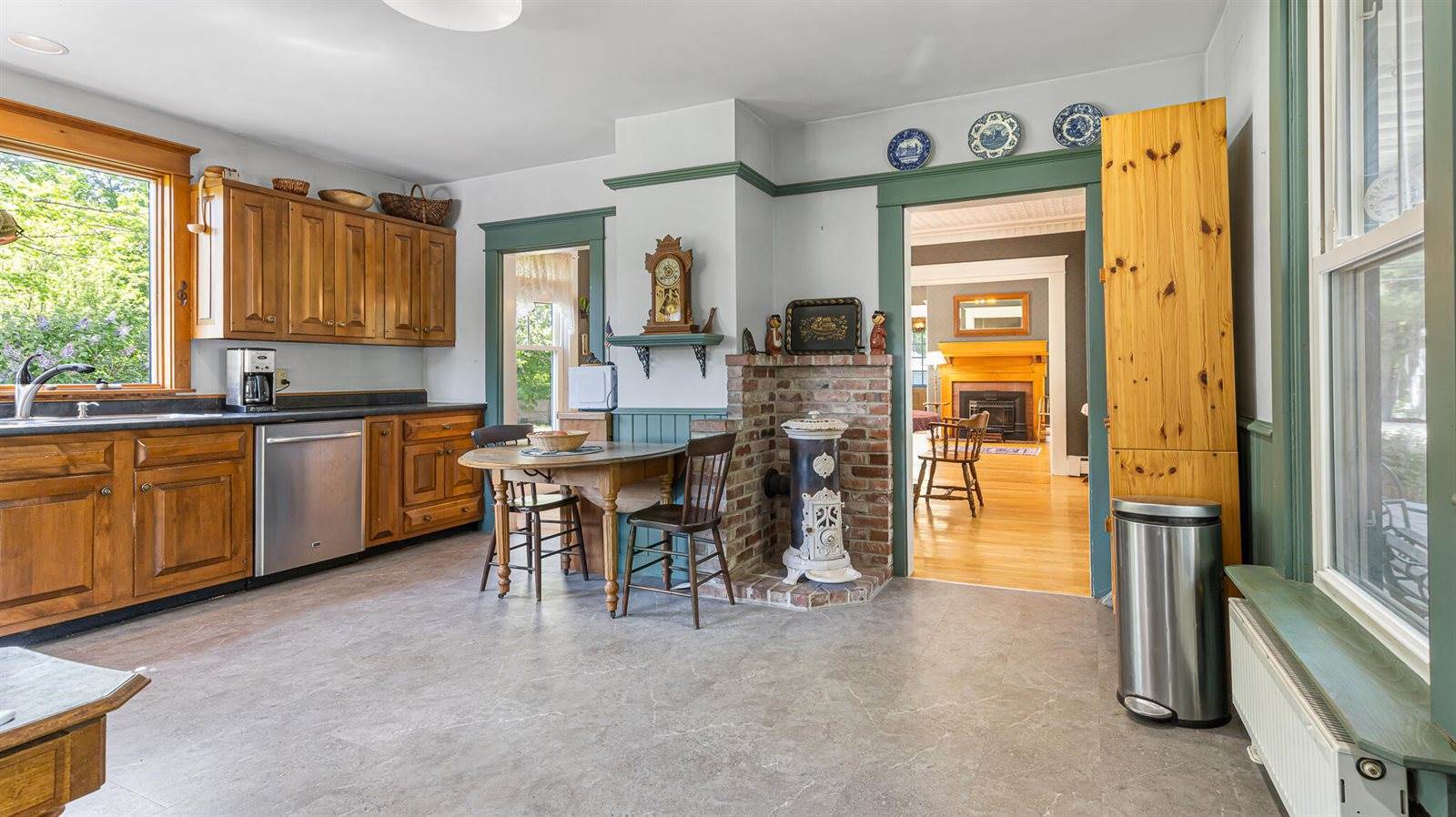 34 Mcphetres Road, Sangerville, ME 04479