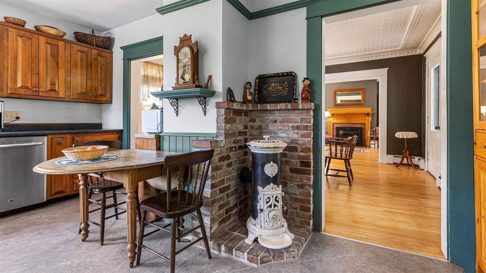 34 Mcphetres Road, Sangerville, ME 04479