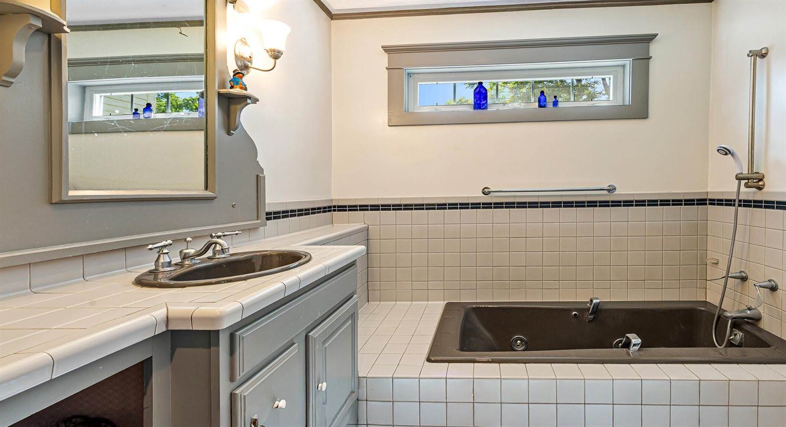 34 Mcphetres Road, Sangerville, ME 04479