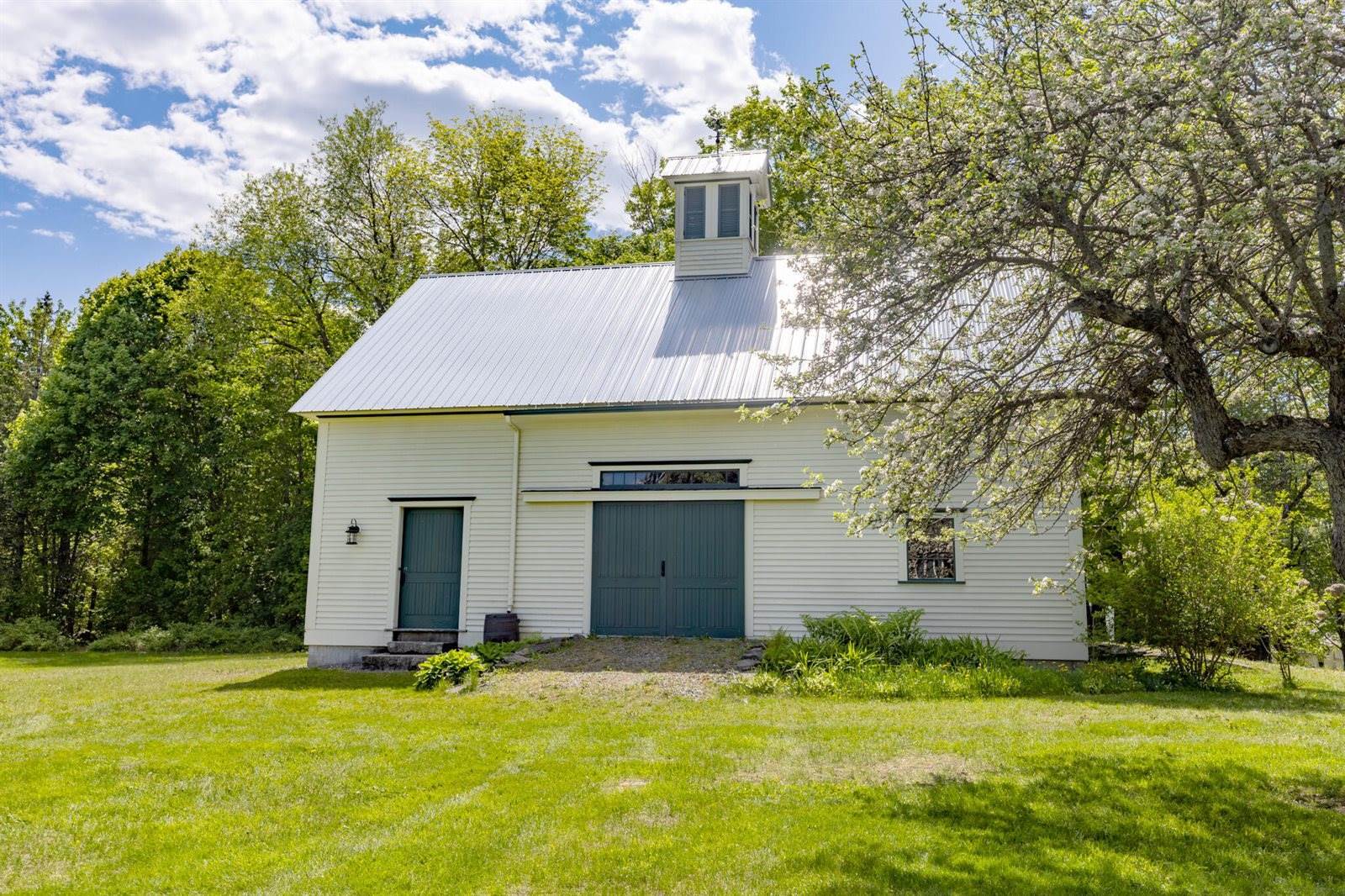 34 Mcphetres Road, Sangerville, ME 04479