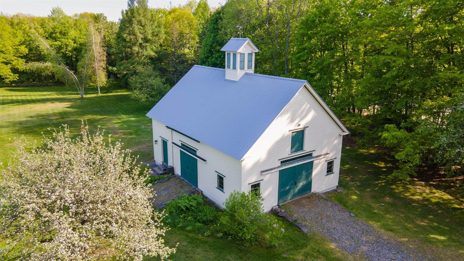 34 Mcphetres Road, Sangerville, ME 04479