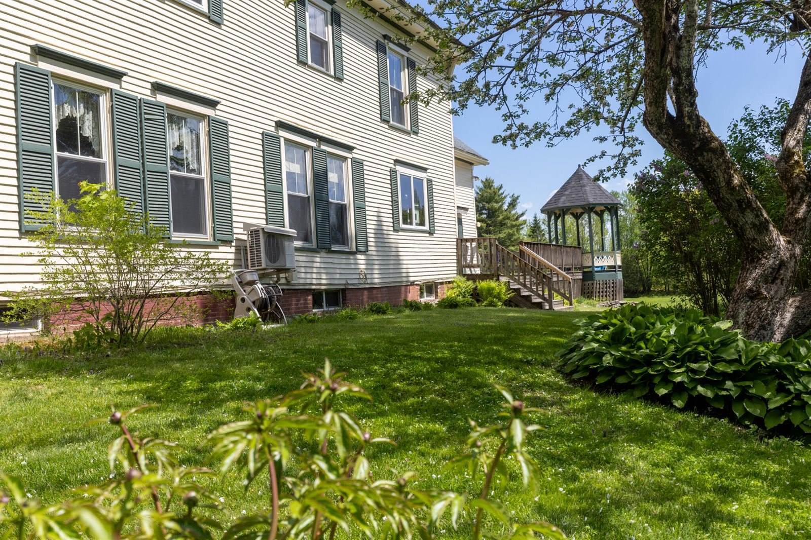 34 Mcphetres Road, Sangerville, ME 04479