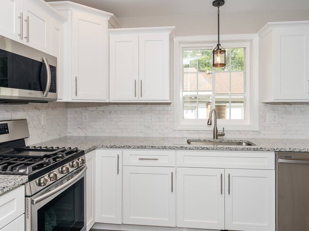 42-44 Harvey St, Springfield, MA 01119
