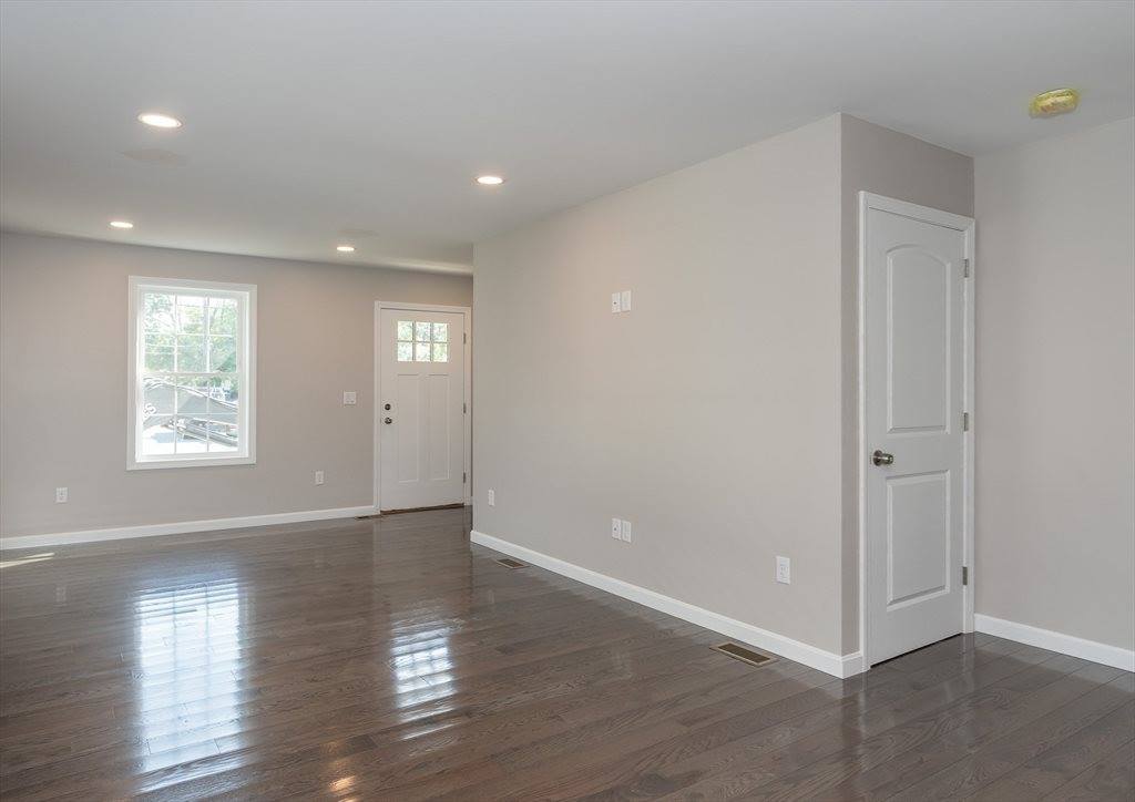 42-44 Harvey St, Springfield, MA 01119