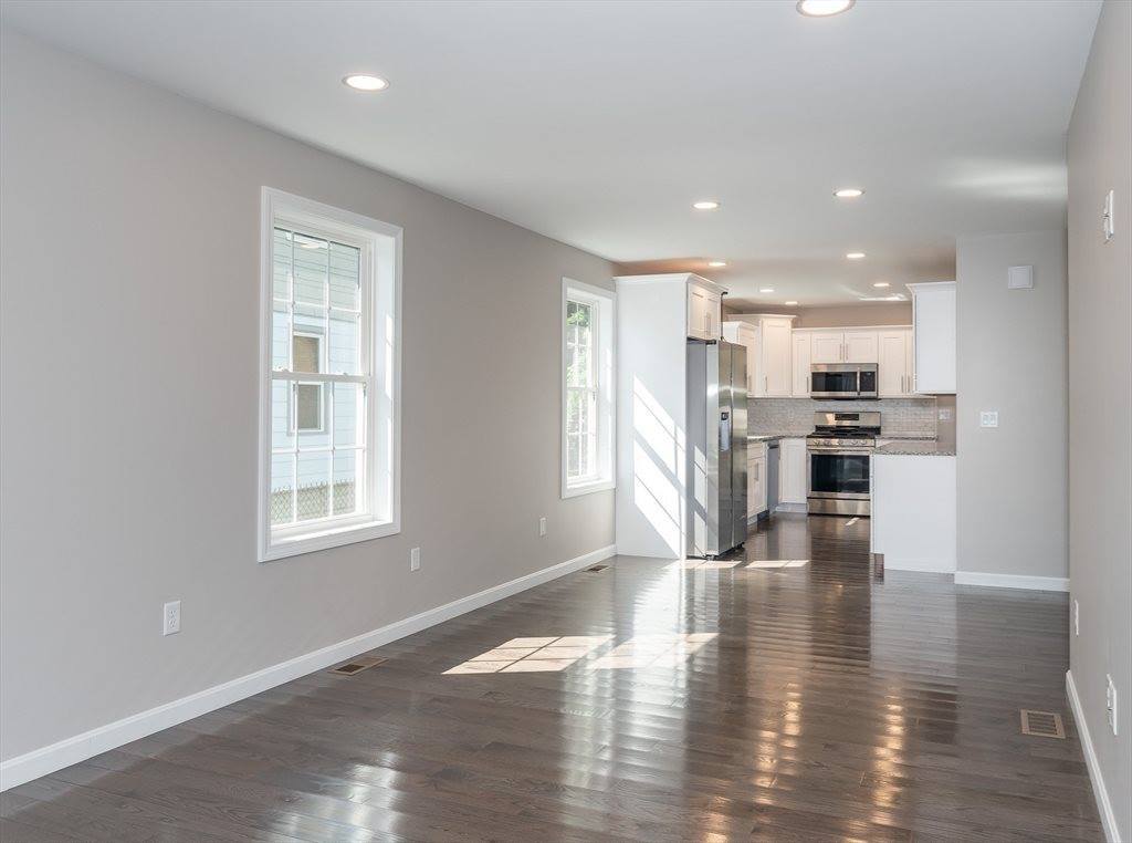 42-44 Harvey St, Springfield, MA 01119