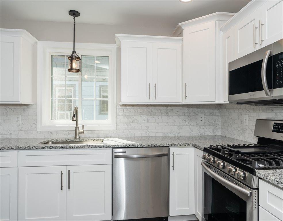 42-44 Harvey St, Springfield, MA 01119