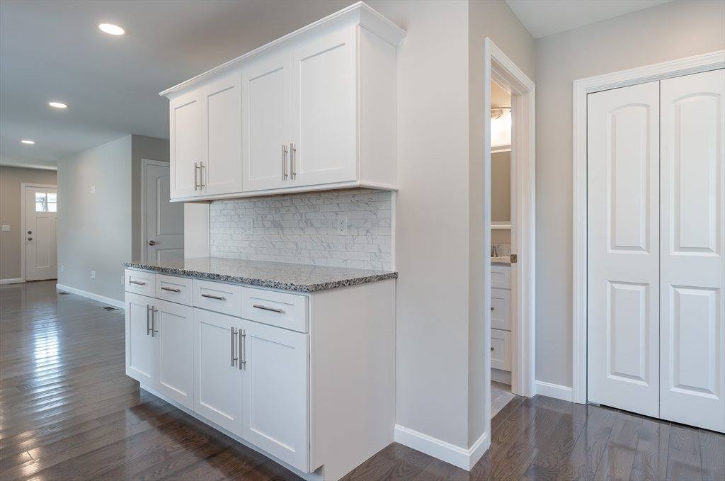 42-44 Harvey St, Springfield, MA 01119